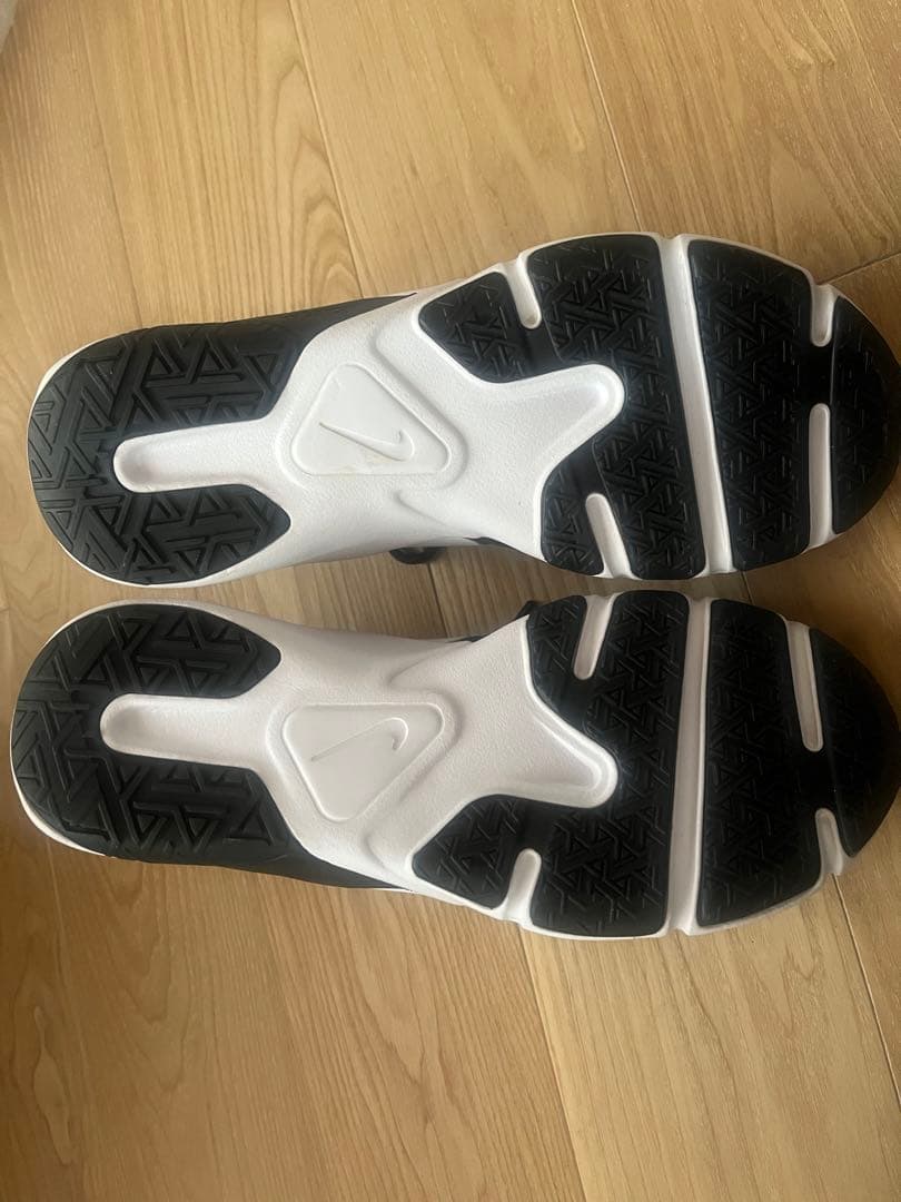 ナイキ レジェンド エッセンシャル 2