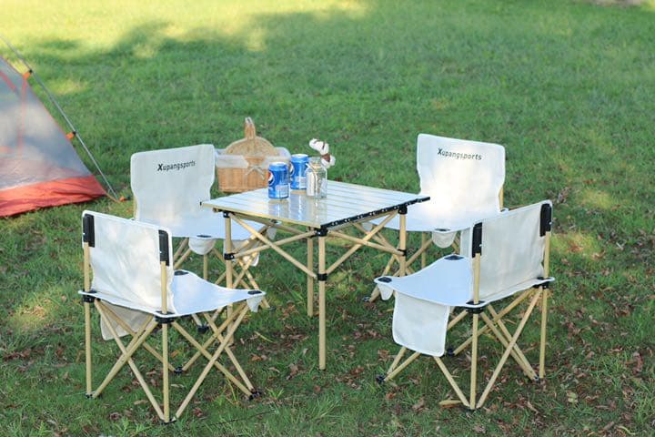 折りテーブル×1  キャンプ椅子 ×4   軽量コンパクト ハイキング