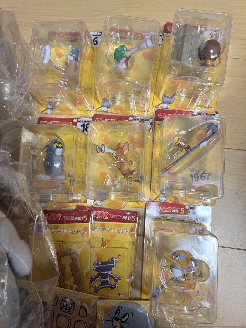 トムとジェリー happyくじ　フィギュアセット ぬいぐるみ付き