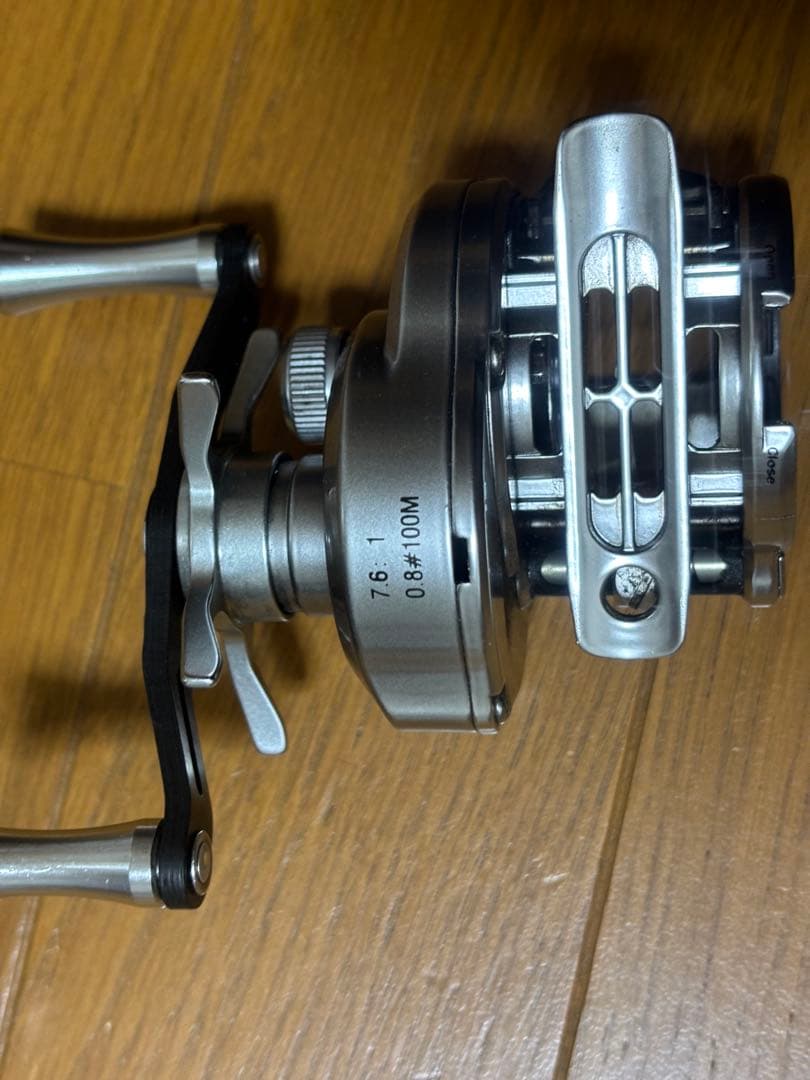 丸型　BFSリール　左ハンドル