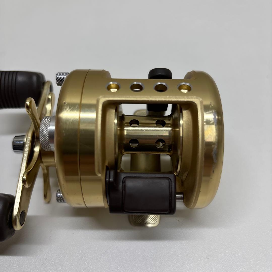 ジャンク品 SHIMANO シマノ カルカッタ101xt