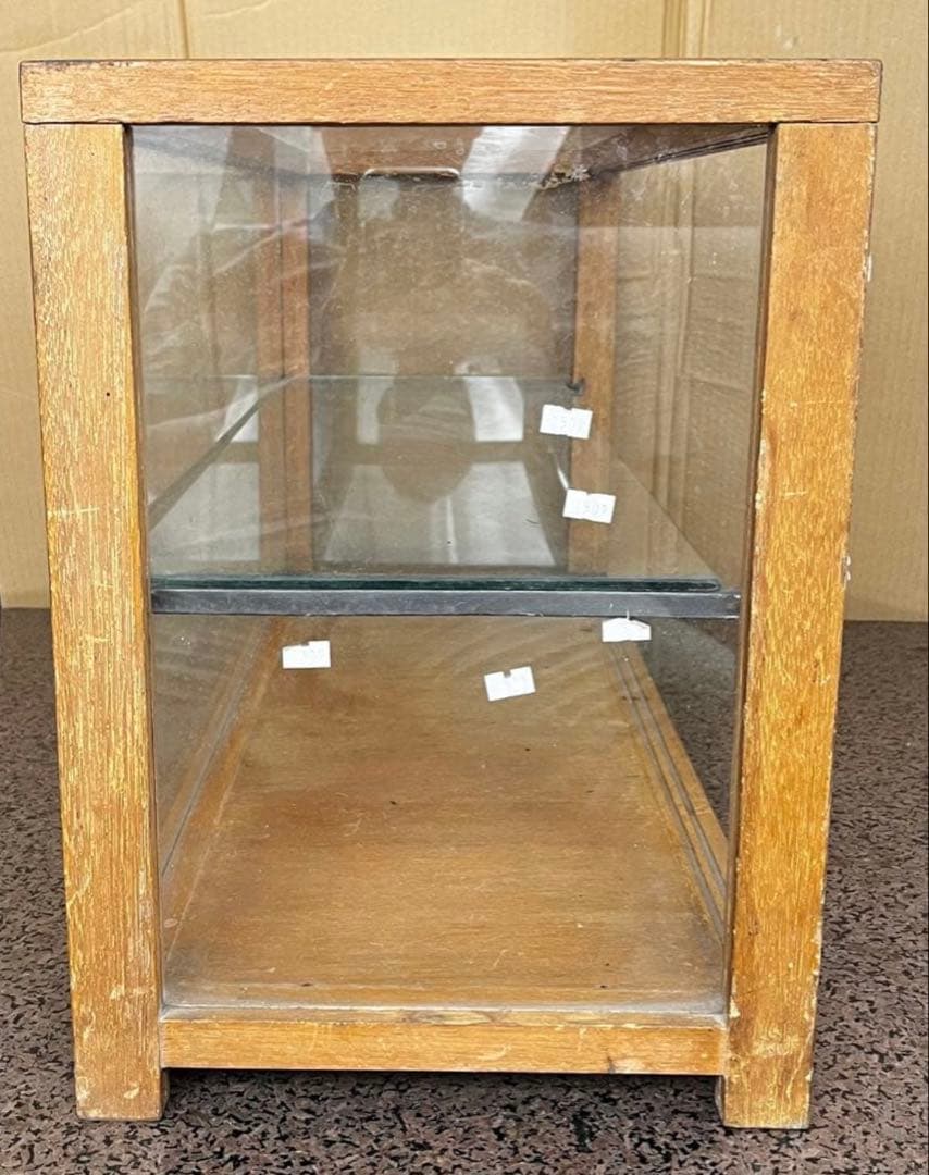 昭和40年代頃のアンティーク・対面型卓上四面ガラスショーケースです