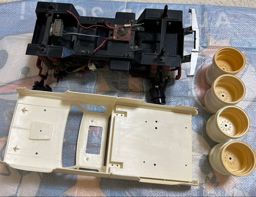 タミヤ　クラッドバスター車体とホイールのみ　ジャンク