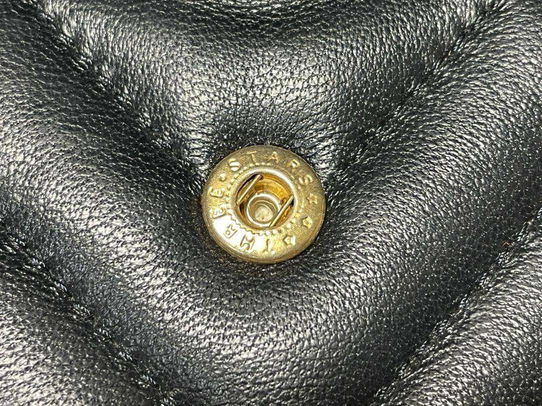 CHANELノベルティ シェブロン Vステッチ Wフラップ ショルダー