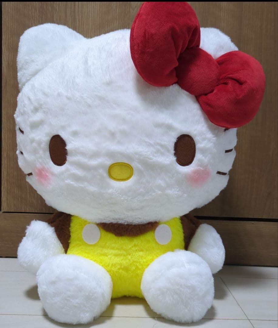 チャーミーキティぬいぐるみ2種、ハローキティぬいぐるみ1種