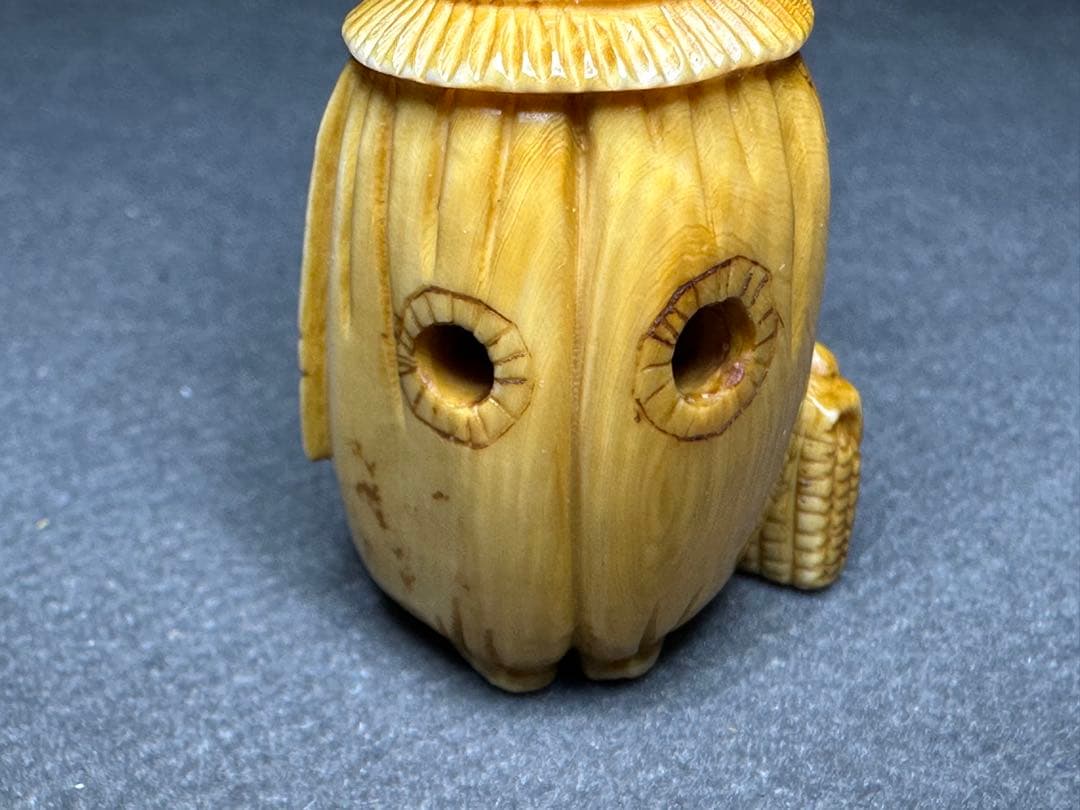 極上　根付　天然素材　アンティーク　和彫　置物　骨董　飾り物　古美術品