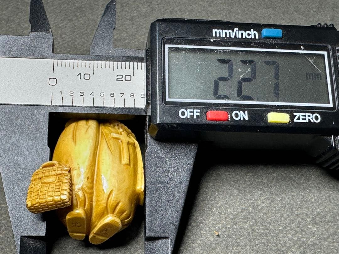 極上　根付　天然素材　アンティーク　和彫　置物　骨董　飾り物　古美術品