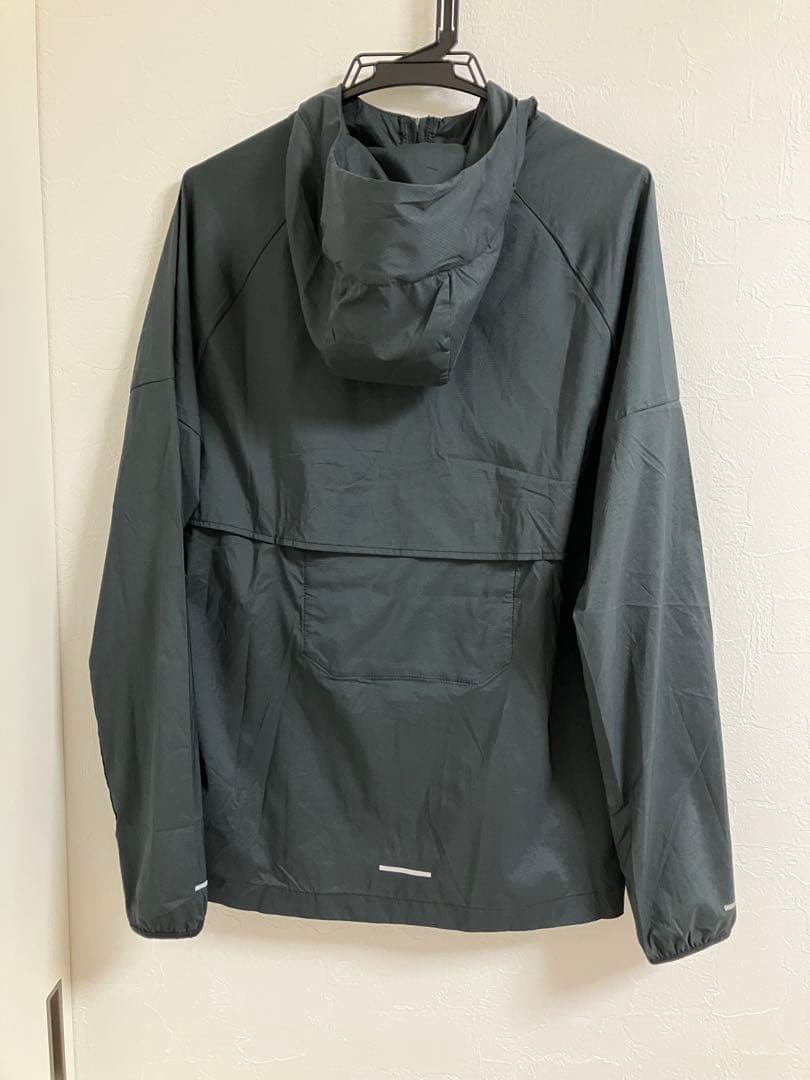 美品　完売　NIKE ウィンドランナー　M