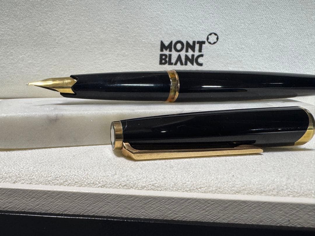 【極美品】モンブラン NO 121 万年筆 ペン先18K ブラック 極細字