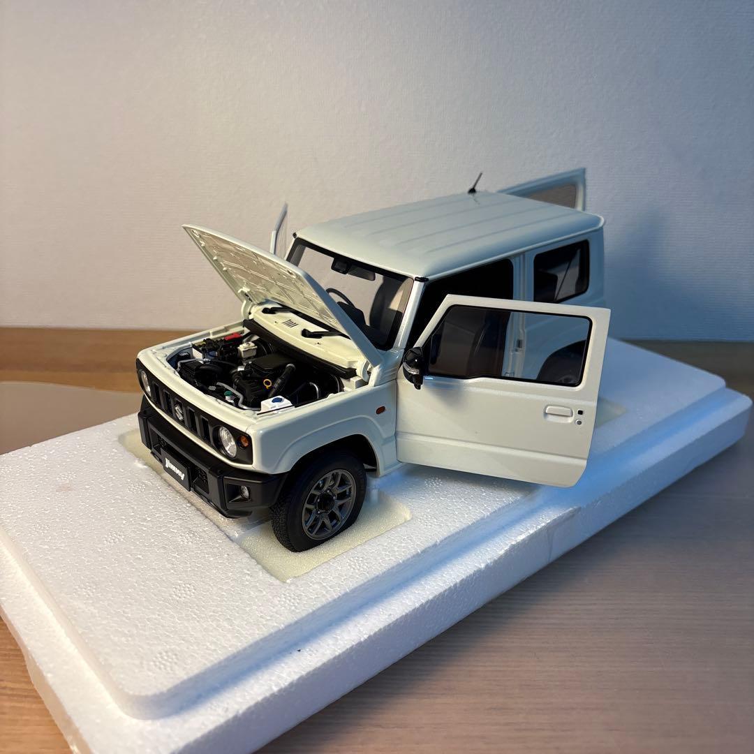 オートアート　スズキ　ジムニー　JB64 ホワイト　1/18 ミニカー