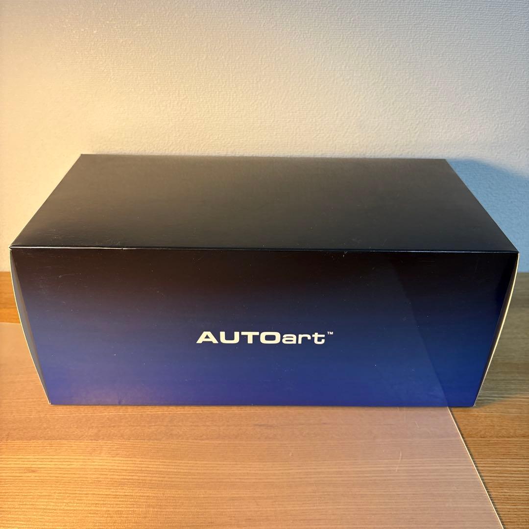 オートアート　スズキ　ジムニー　JB64 ホワイト　1/18 ミニカー