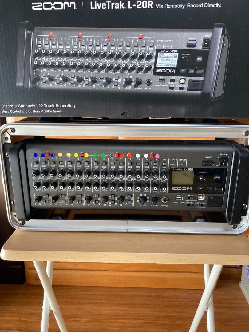 ZOOM LiveTrak L-20R マルチトラックレコーダー