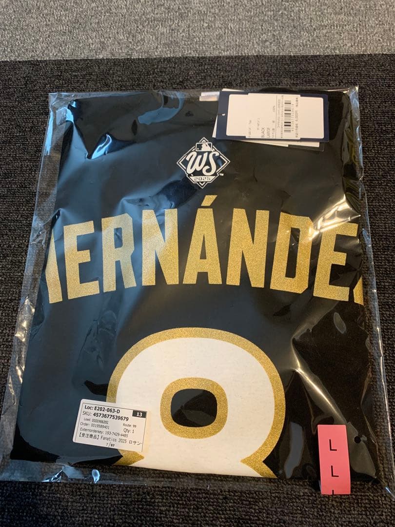 【新品】MLBドジャース　キケ・ヘルナンデス2025優勝記念Tシャツ　Lサイズ