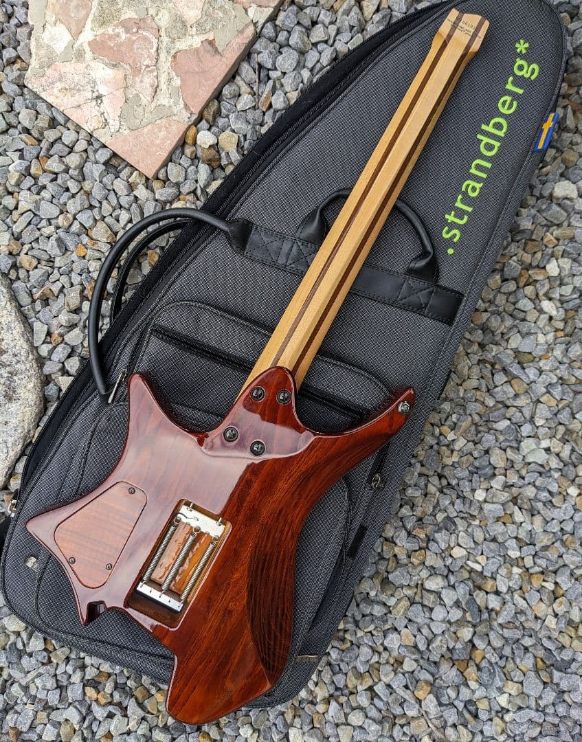 Strandberg OS 6 トレモロ gloss