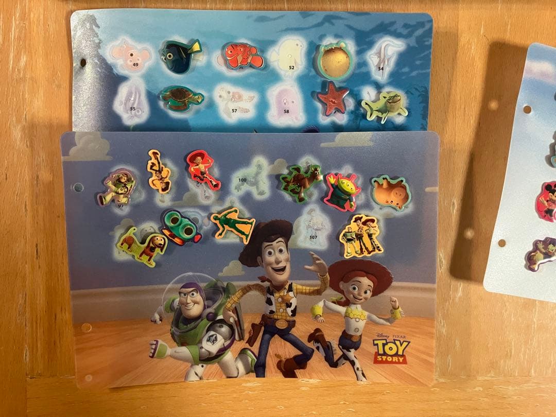 【日本未発売 約60個】ディズニーシリーズピンバッジ