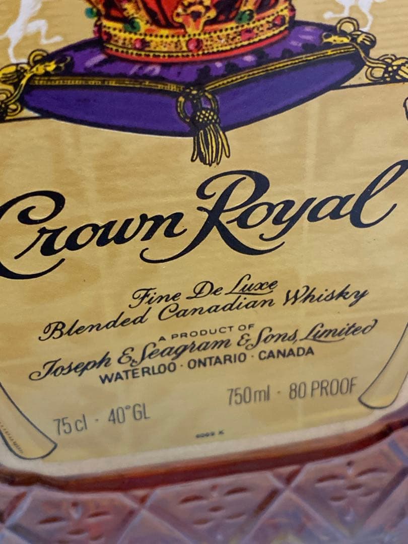 クラウンローヤル　ウイスキー 40% 古酒 ウイスキーとブランデー
