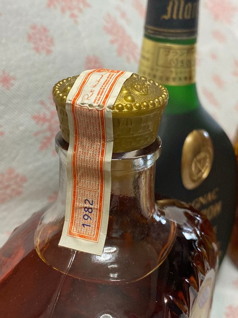 クラウンローヤル　ウイスキー 40% 古酒 ウイスキーとブランデー