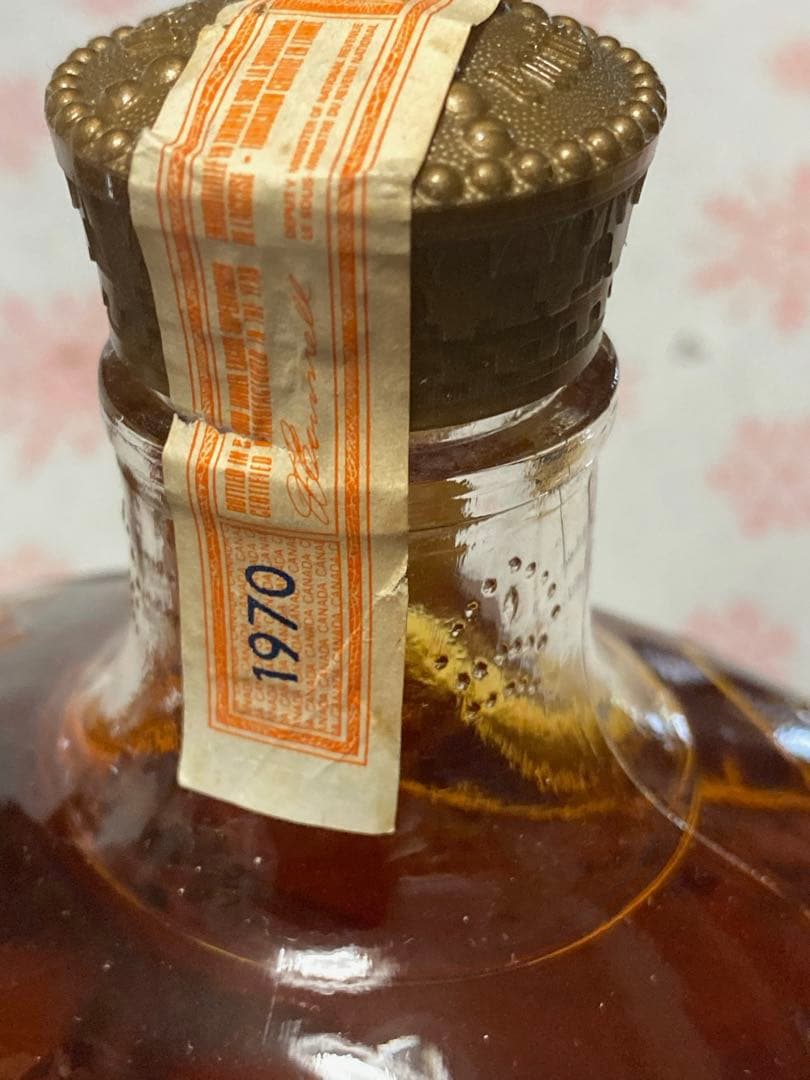 クラウンローヤル　ウイスキー 40% 古酒 ウイスキーとブランデー