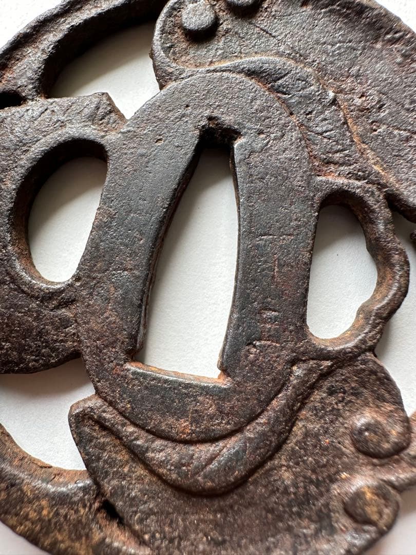 透かし鍔 古鍔 鉄地 鐔　鉄地つば 刀装具 古美術 時代物 葉の図 26A1