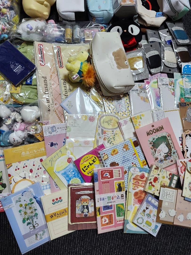 ポケモン　ちいかわ　サンリオ　メモ帳　筆箱　糸　すみっコぐらし　まとめ売り