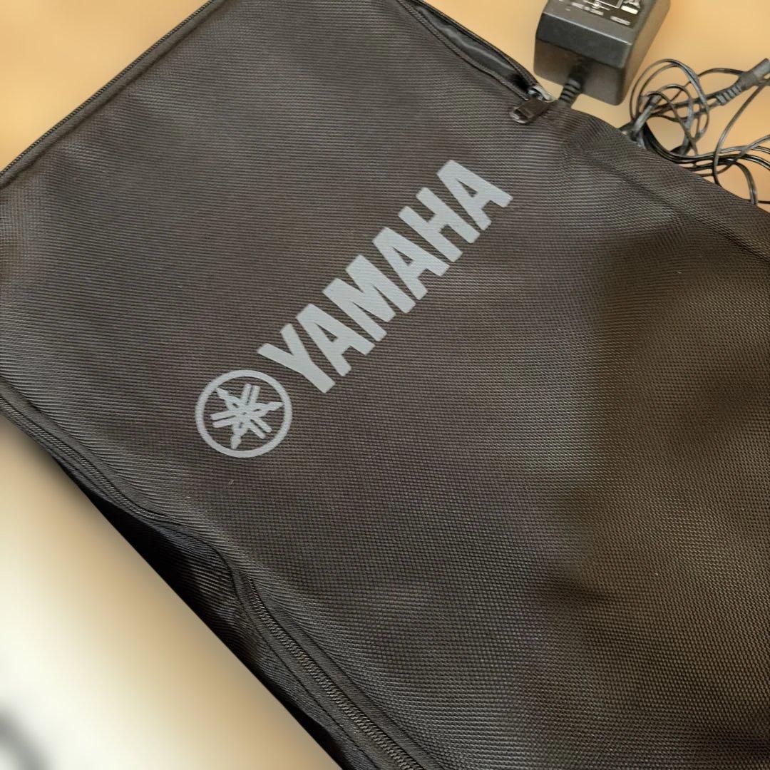 YAMAHA ヤマハ　電子ピアノ　piaggero NP-12 白　ホワイト