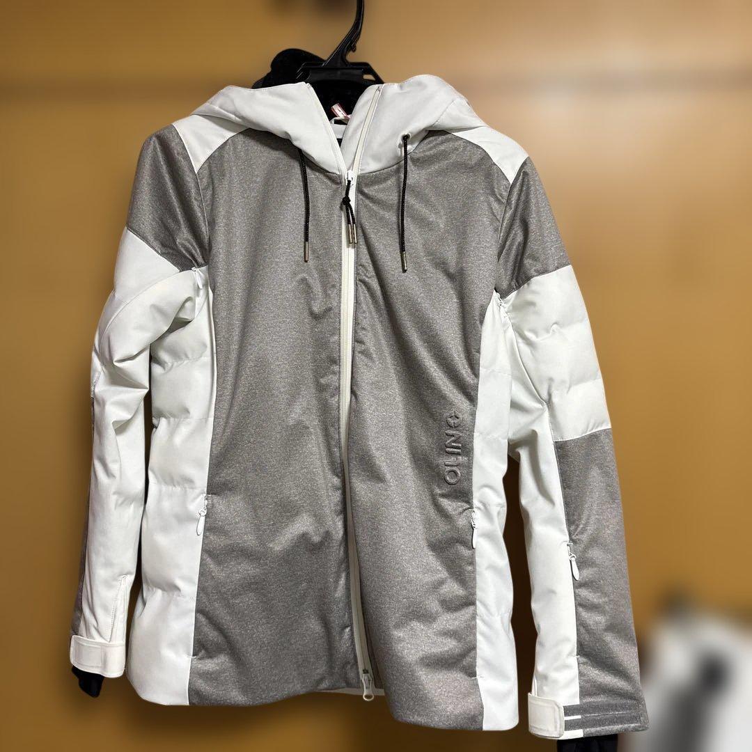 OLINO 白スキーウエアー　レディース