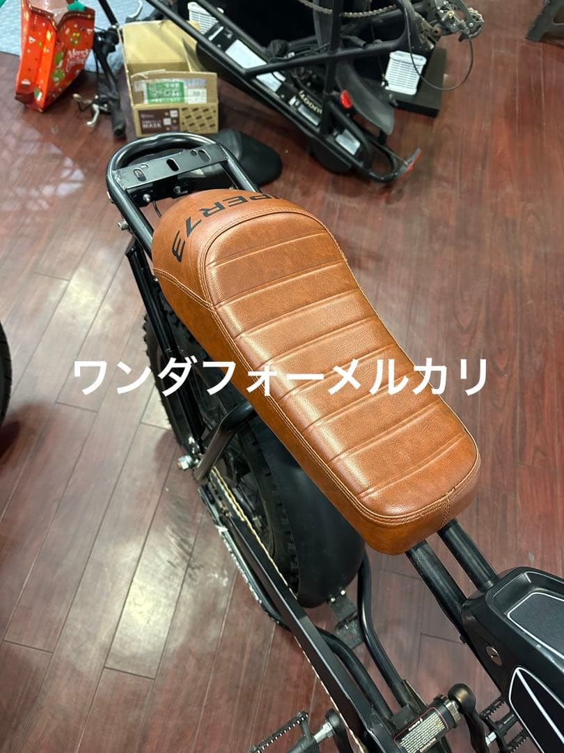 Super73カスタムシート(サイズ載せあり)、穴取り付け工事別途になります。