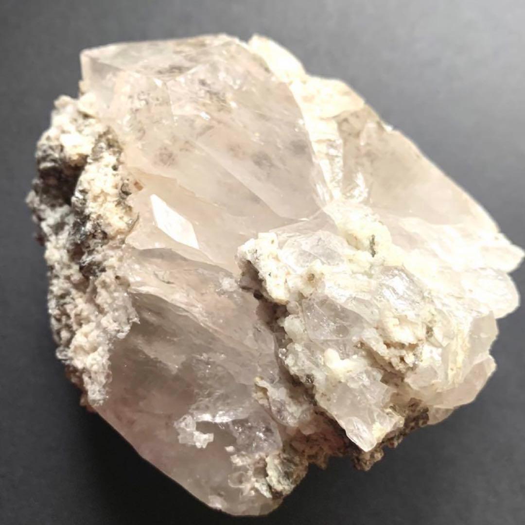 巨大クリスタル！長石とマイカとモスコバイトを伴う水晶/鉱物標本