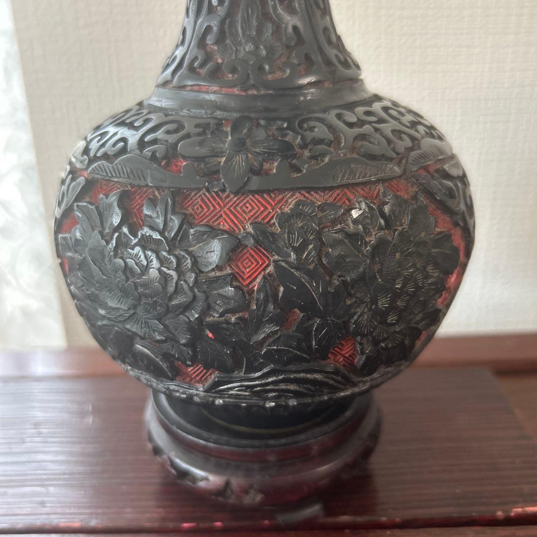 中国古美術 古玩 花瓶 黒堆朱 木製円台付 堆朱
