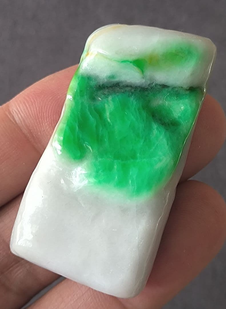 【陽緑】ミャンマー産本翡翠のルース②