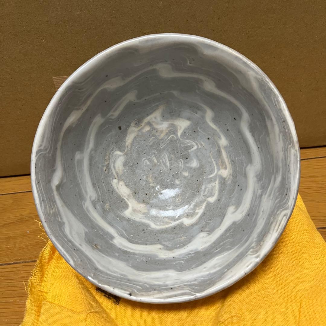 人間国宝　松井康成　月崇寺焼　練上彫粉引　青海波茶碗　茶道具　共箱付き