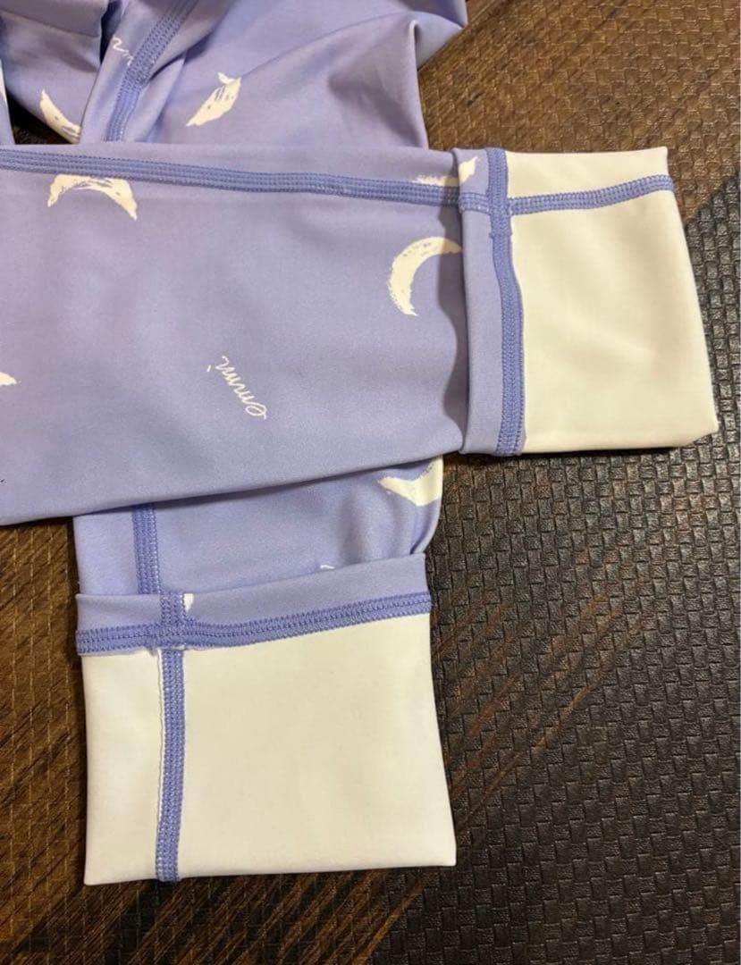 新品同　emmi yogaエミヨガ　ヨガウェア　ラベンダー×月柄　ペイントタッチ