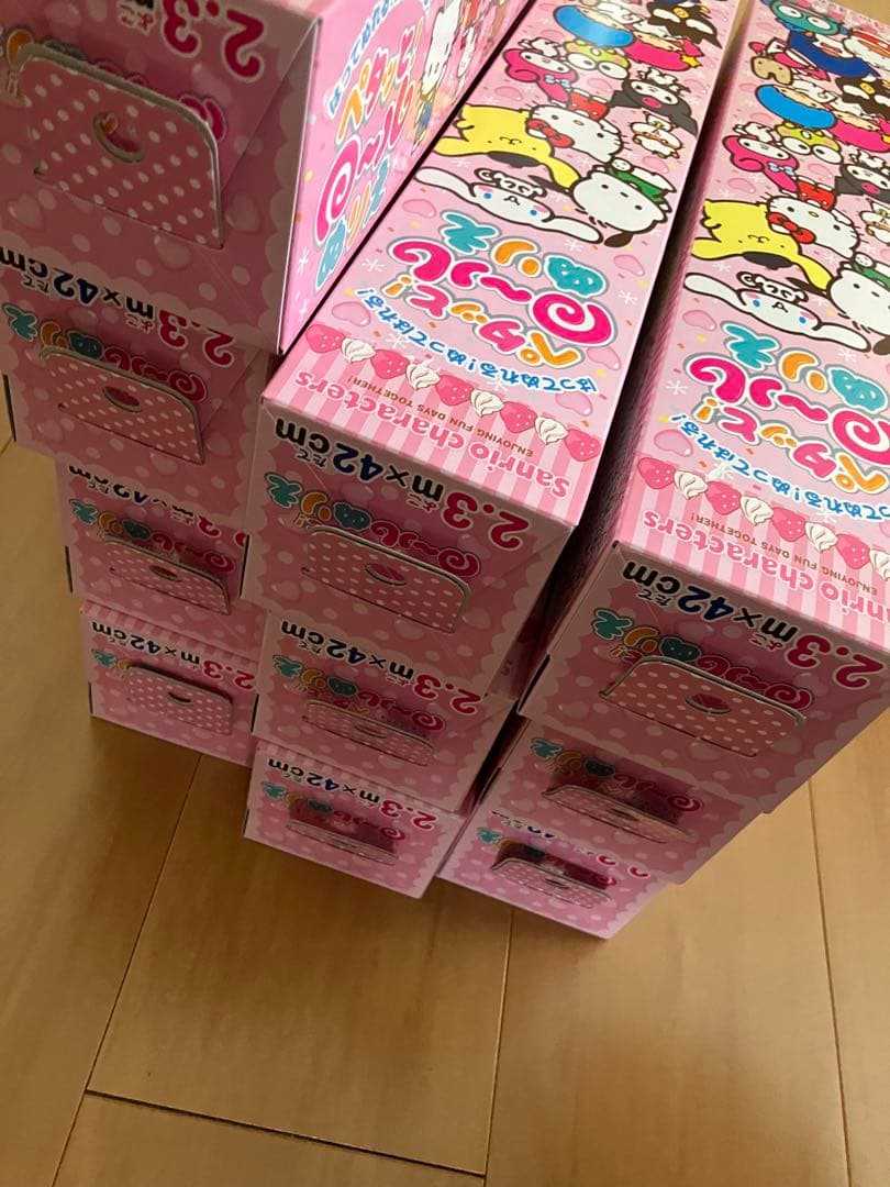 ビッグサイズ！お得10箱セット　サンリオキャラクターズ　ペタッと！ロールぬりえ