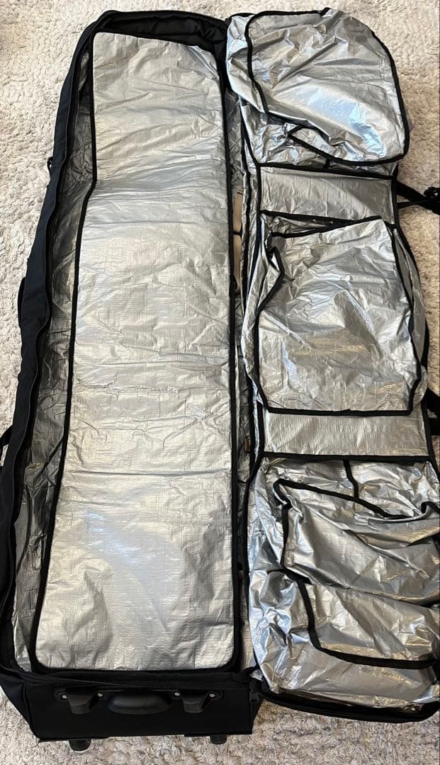 キャスター付♪大容量スノーボードケース板2枚収納可能