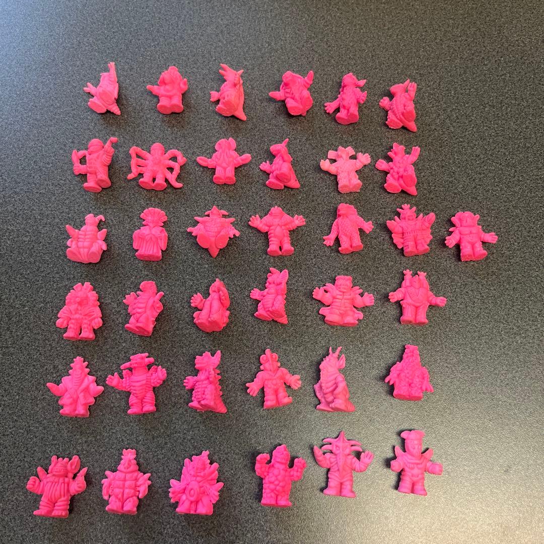 ウルトラマン怪獣消しゴム桃バラ売りOK‼️