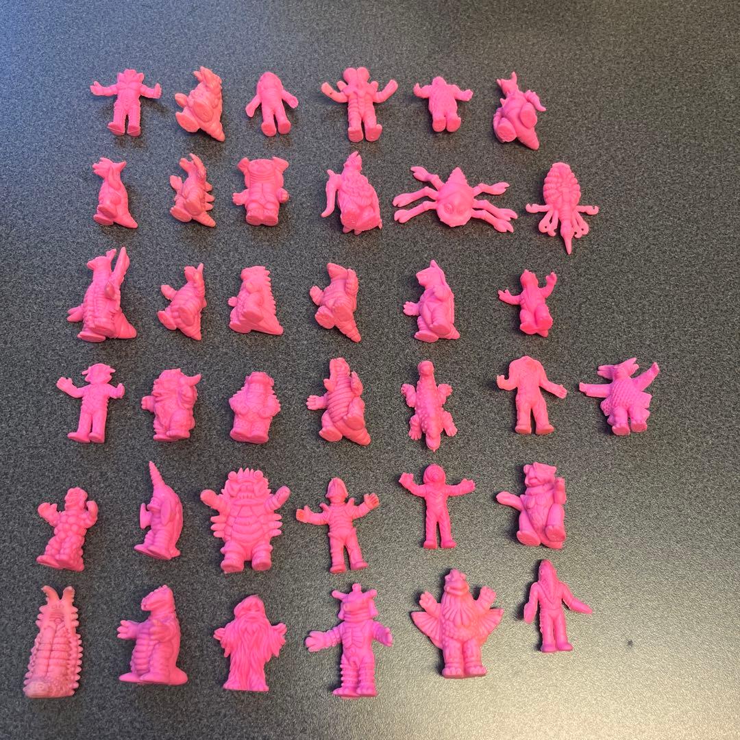 ウルトラマン怪獣消しゴム桃バラ売りOK‼️