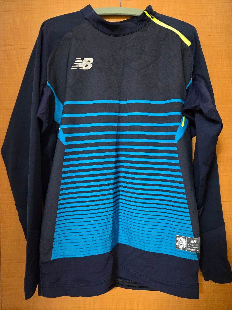 New Balance上下セット　 ストライプ長袖ウォームアップウェア