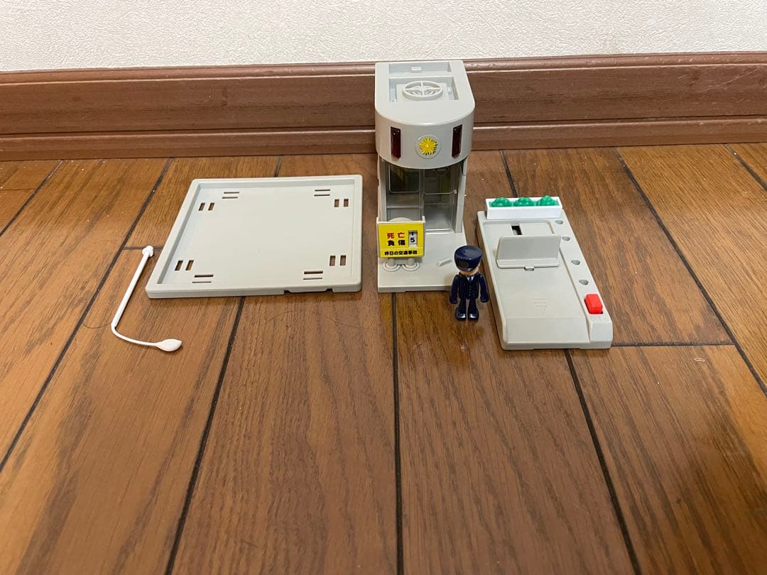 トミカシリーズ 変形ファイヤーステーション等４点セット！