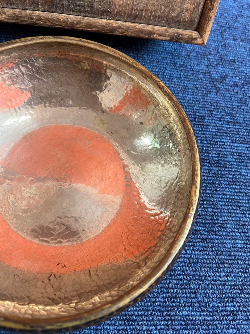 1054  銅打出輪花菓子器　丸形菓子鉢　古物　骨董品