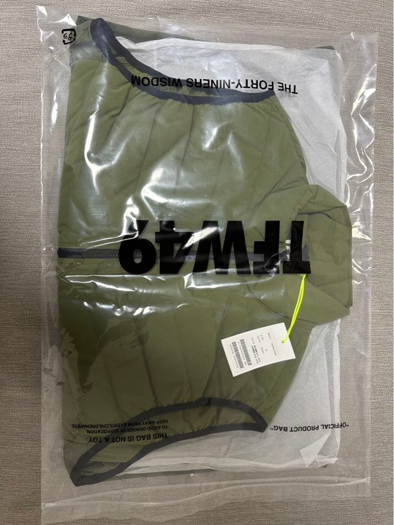 【新品未使用】TFW49 カーキ ダウンベスト メンズウェア Mサイズ ゴルフ
