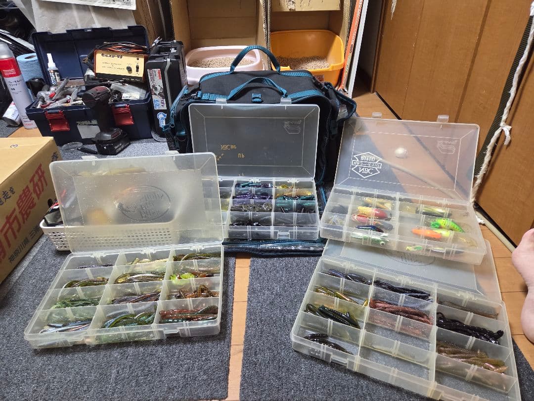 フィッシング用バッグ 黒と青 中型