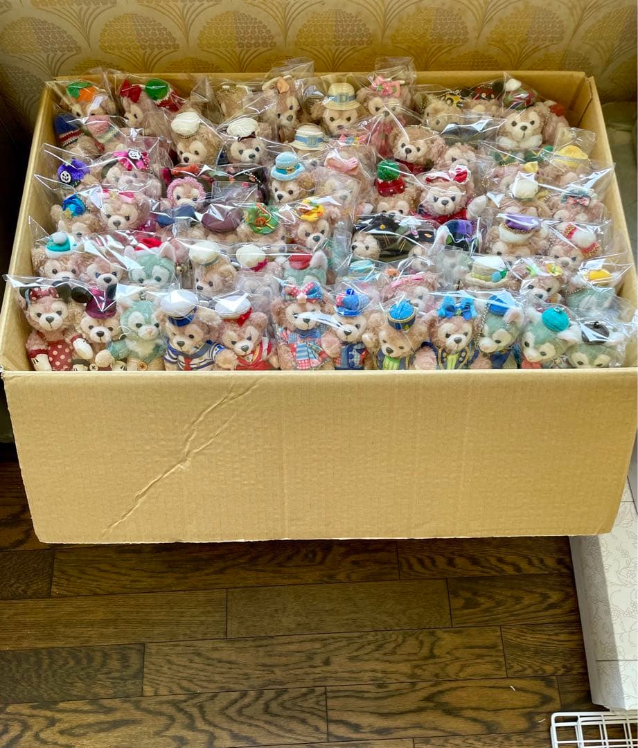 ぬいぐるみバッジ　まとめ売り　全65体　ダッフィー　シェリーメイ　ジェラトーニ