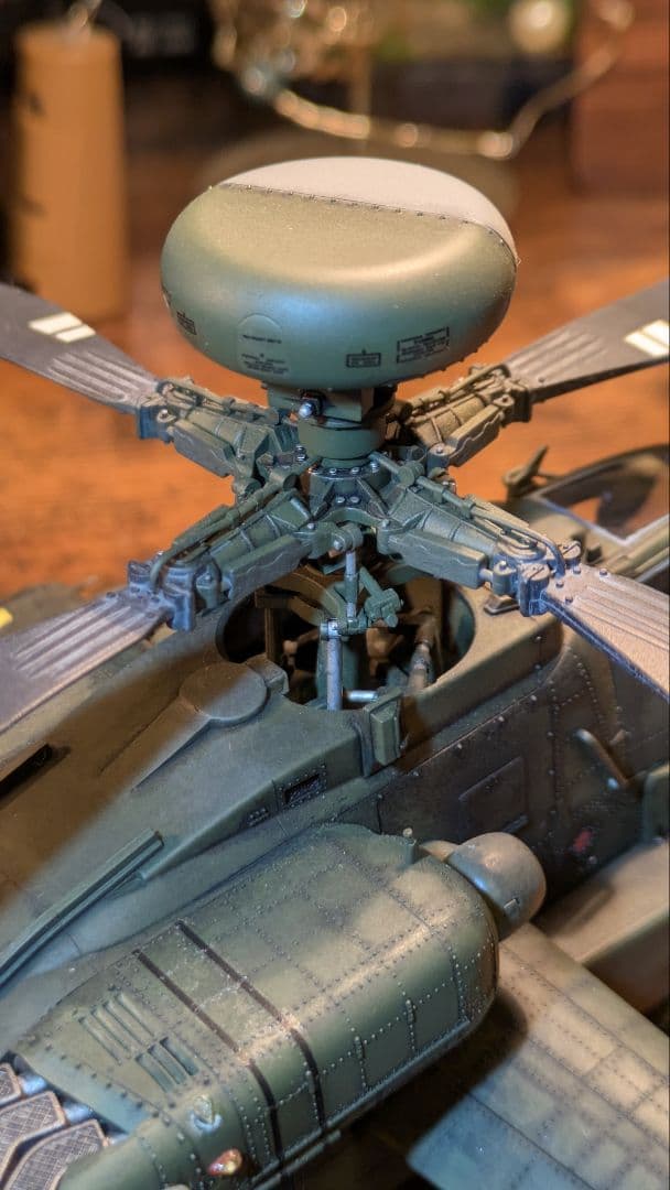 プラモデル完成機　1/48　AH-64Dアパッチ・ロングボウ