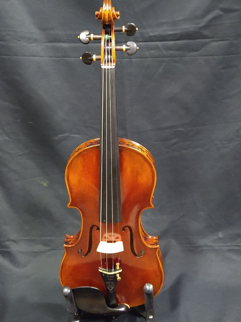 珍しい 、美しいデザインの 手作り バイオリン　カーボンファイバーケース＆弓付き