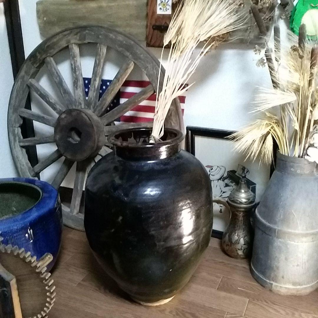 蔵出し大きな壺　高さが48センチ、