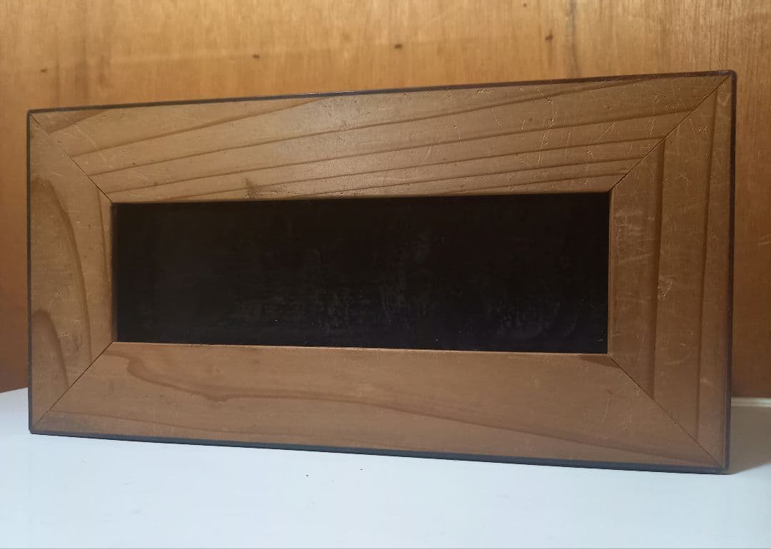 屋久杉と黒檀で作られた※メジロ用箱