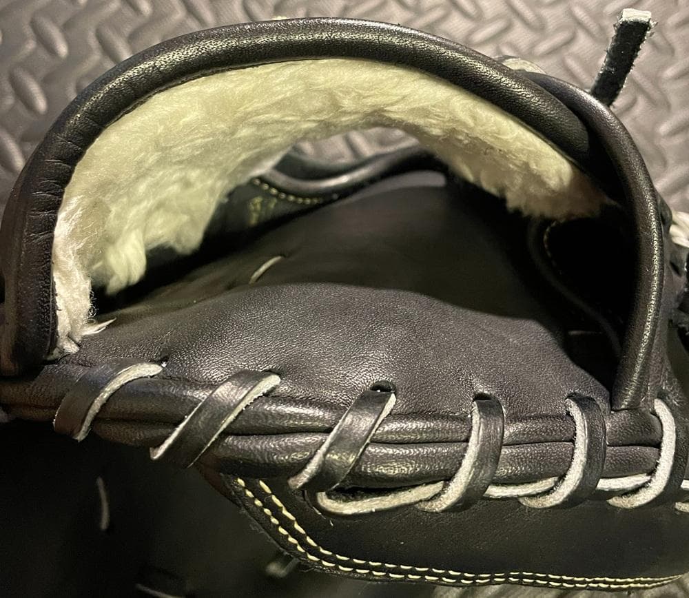 ミズノ　グローバルエリート　軟式　キャッチャーミット　號　SAKEBI　即日発送