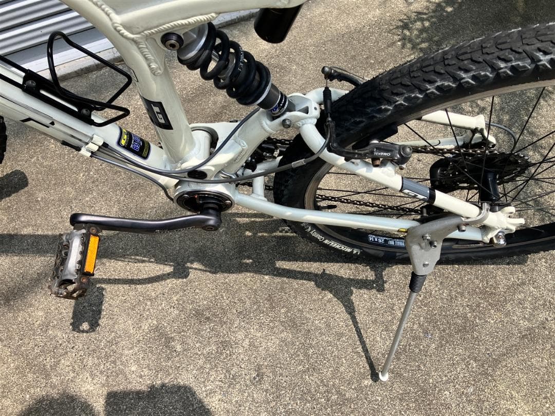 GT マウンテンバイク フルサスペンション 26インチ