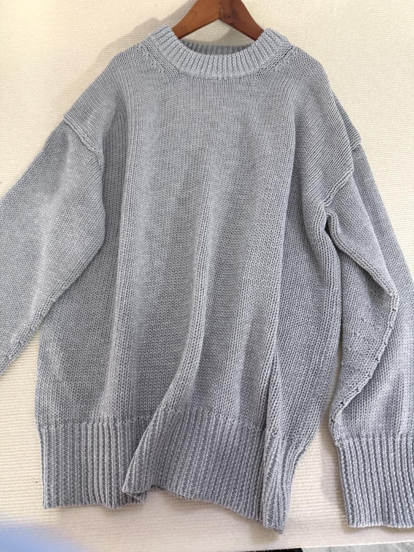 グレー オーバーサイズ クルーネックニット