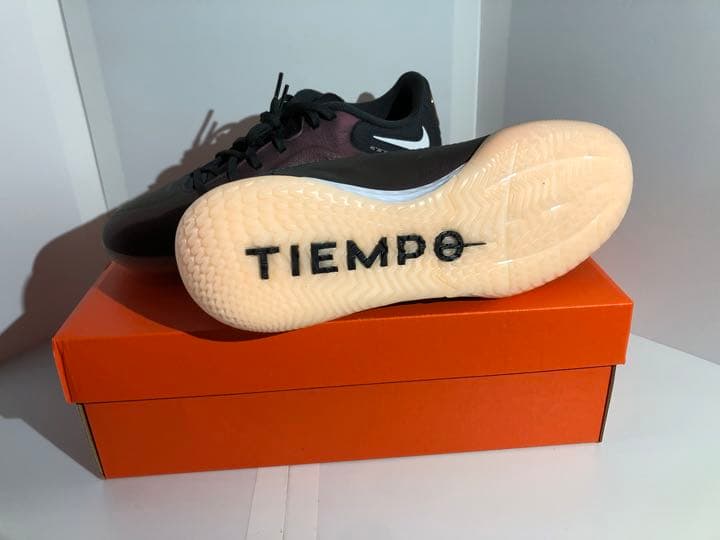 nike ナイキ　フットサル　リアクトレジェンド9 プロ IC